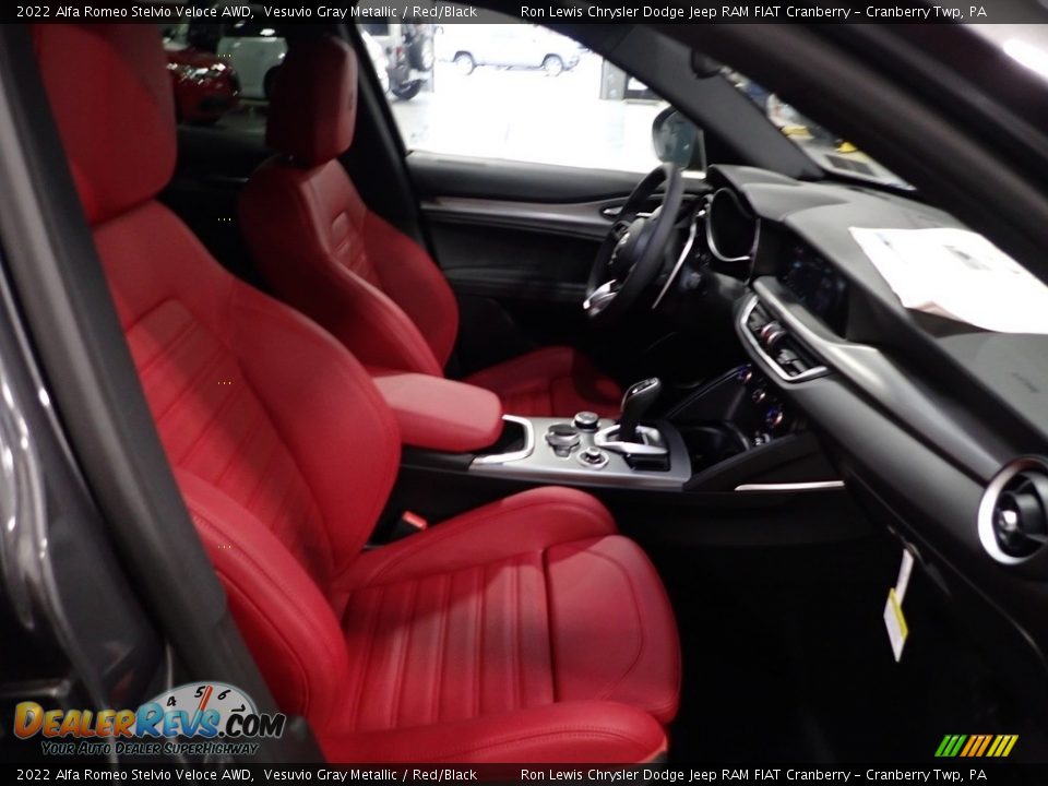 Red/Black Interior - 2022 Alfa Romeo Stelvio Veloce AWD Photo #10