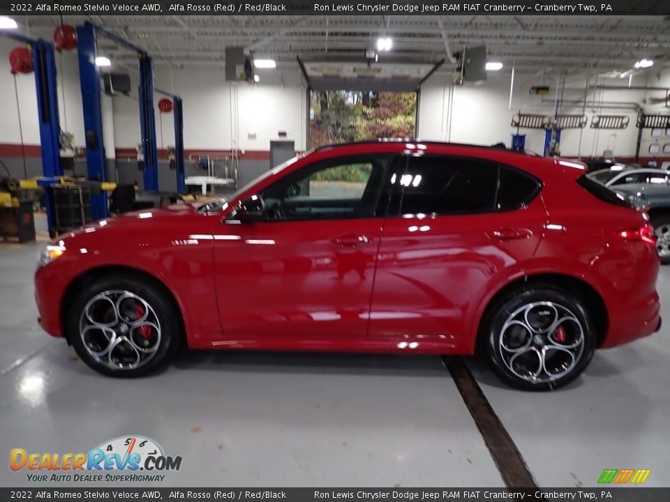 2022 Alfa Romeo Stelvio Veloce AWD Alfa Rosso (Red) / Red/Black Photo #2