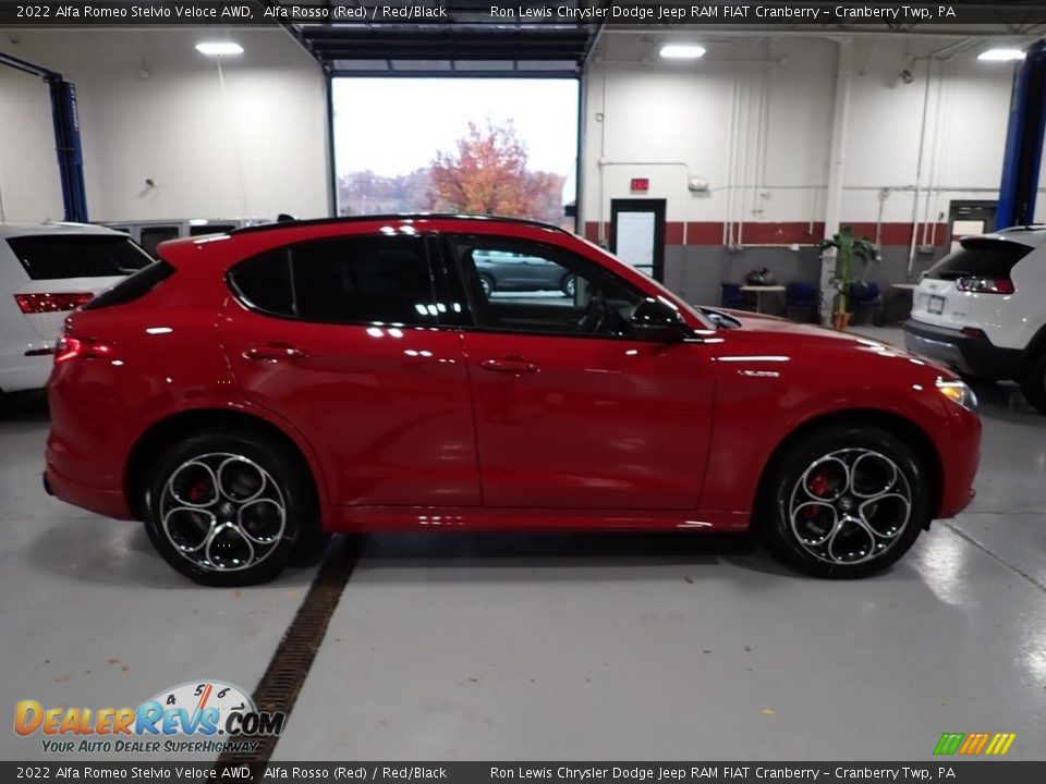 2022 Alfa Romeo Stelvio Veloce AWD Alfa Rosso (Red) / Red/Black Photo #6