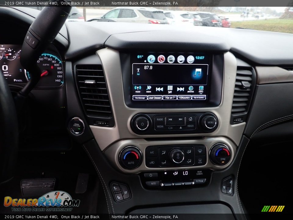 Controls of 2019 GMC Yukon Denali 4WD Photo #26