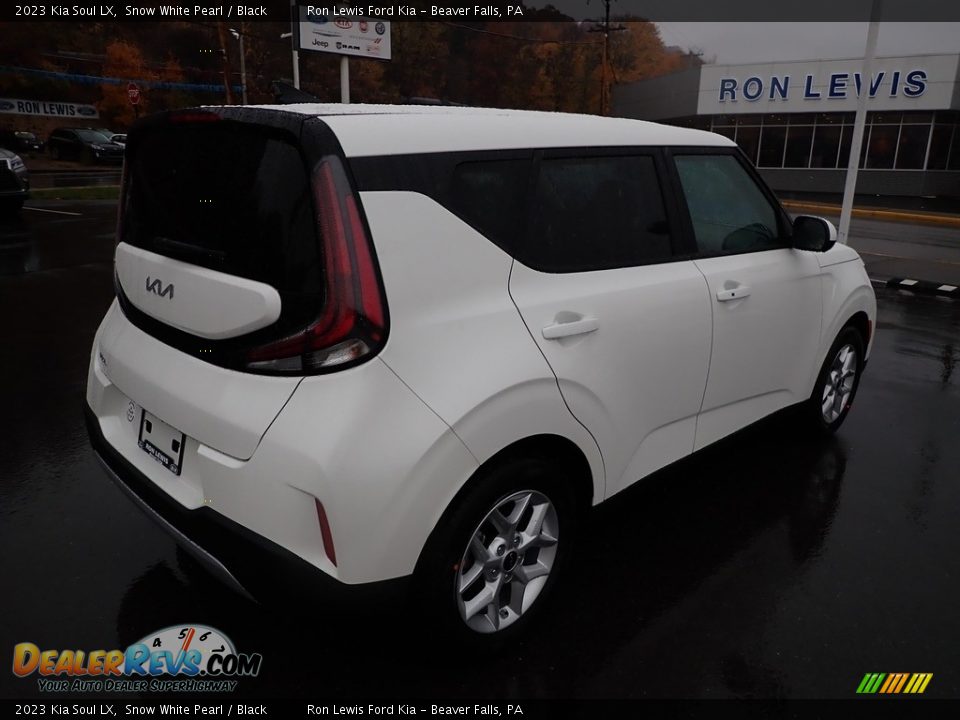 2023 Kia Soul LX Snow White Pearl / Black Photo #8