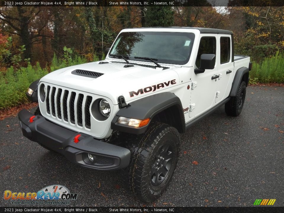 2023 Jeep Gladiator Mojave 4x4 Bright White / Black Photo #2