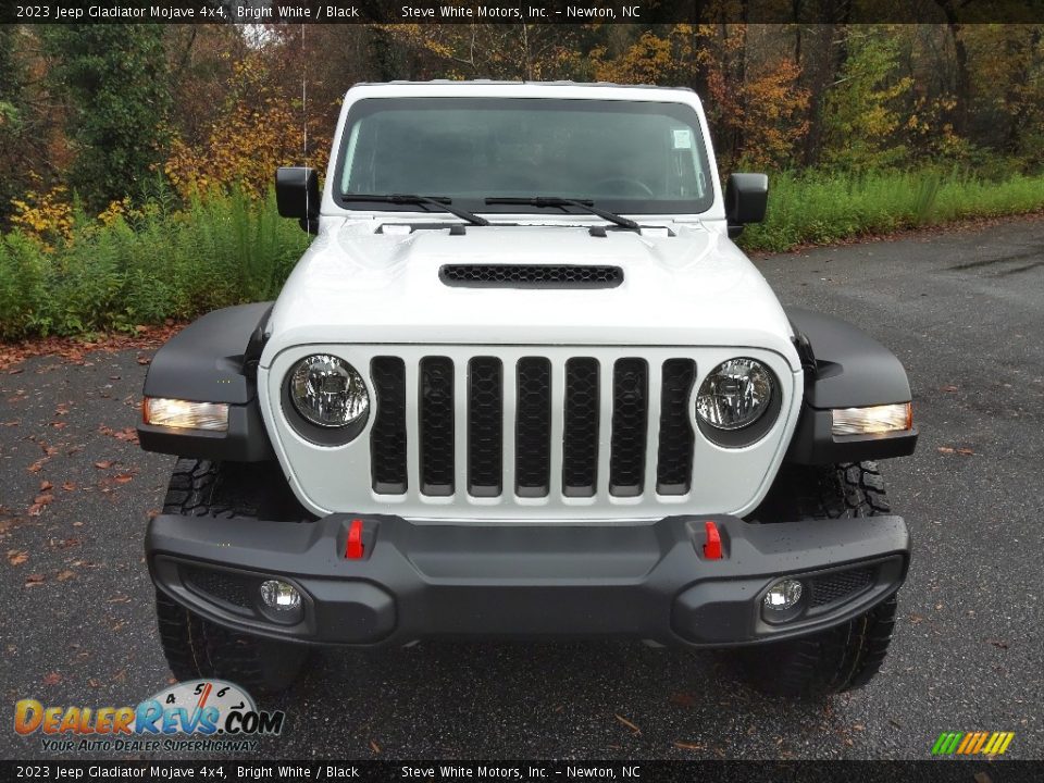 2023 Jeep Gladiator Mojave 4x4 Bright White / Black Photo #3