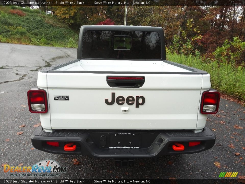 2023 Jeep Gladiator Mojave 4x4 Bright White / Black Photo #7