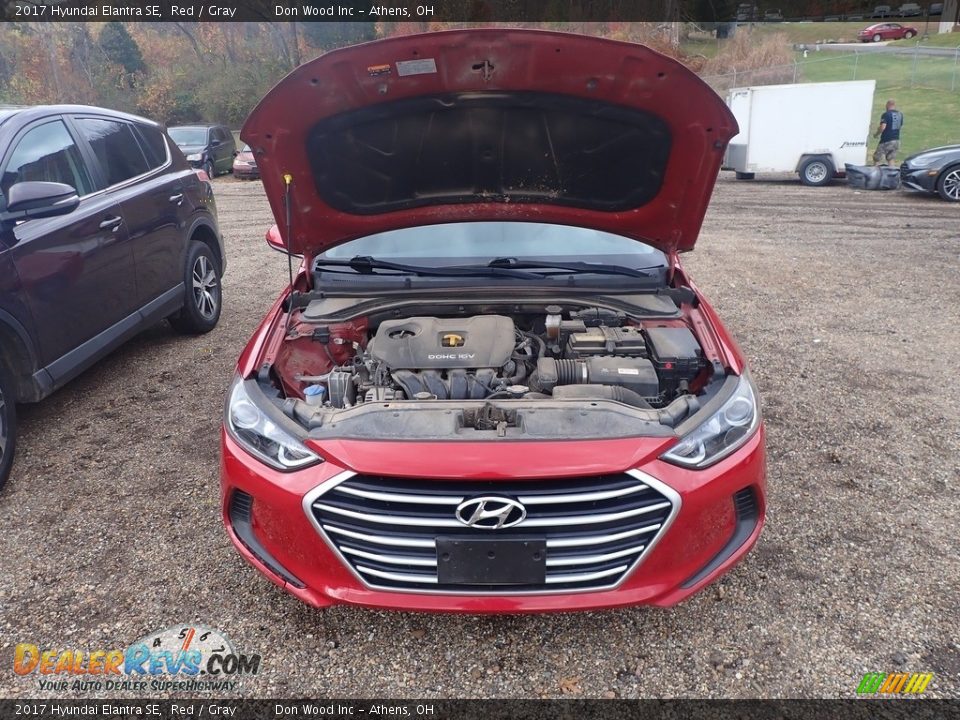 2017 Hyundai Elantra SE Red / Gray Photo #4