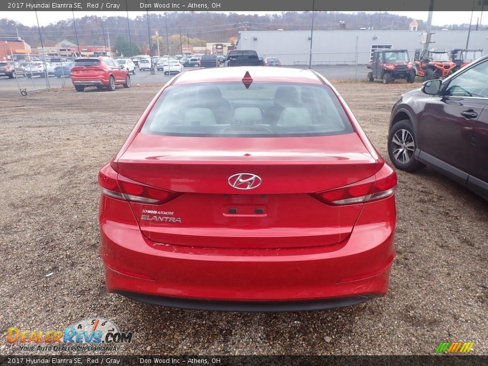 2017 Hyundai Elantra SE Red / Gray Photo #9