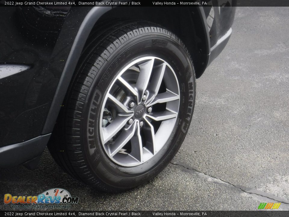 2022 Jeep Grand Cherokee Limited 4x4 Diamond Black Crystal Pearl / Black Photo #4