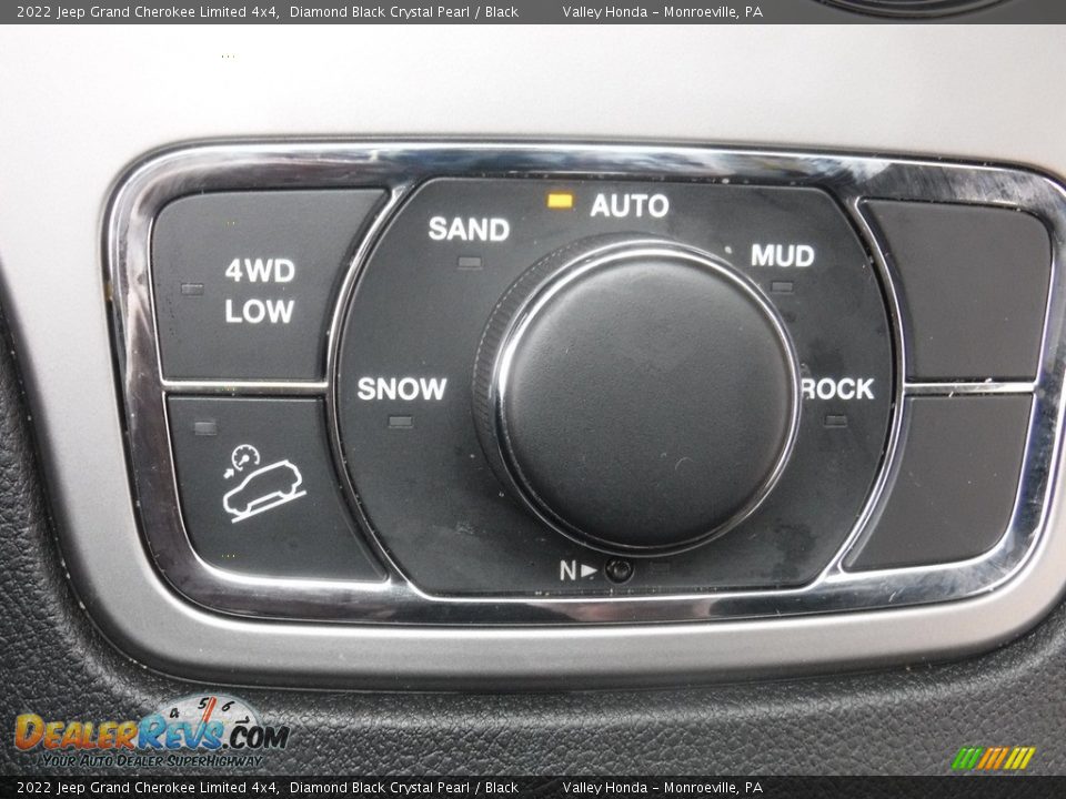 2022 Jeep Grand Cherokee Limited 4x4 Diamond Black Crystal Pearl / Black Photo #18