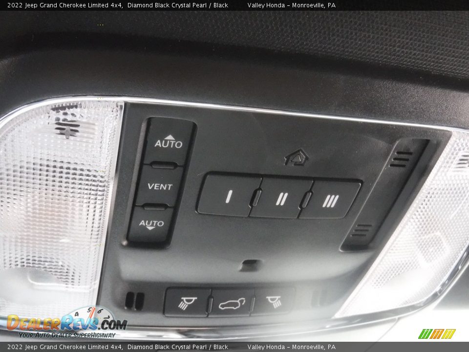 2022 Jeep Grand Cherokee Limited 4x4 Diamond Black Crystal Pearl / Black Photo #23
