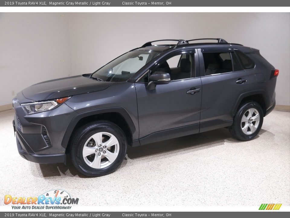2019 Toyota RAV4 XLE Magnetic Gray Metallic / Light Gray Photo #3