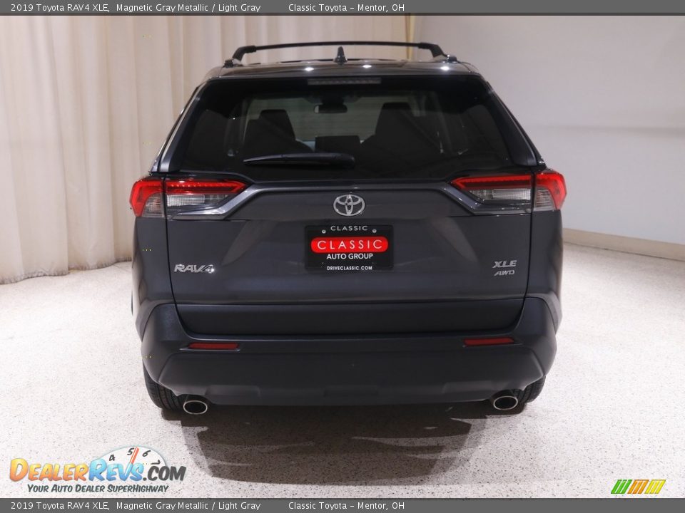2019 Toyota RAV4 XLE Magnetic Gray Metallic / Light Gray Photo #17