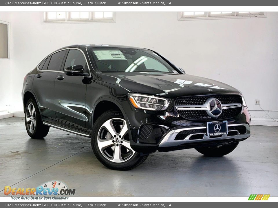 Front 3/4 View of 2023 Mercedes-Benz GLC 300 4Matic Coupe Photo #12