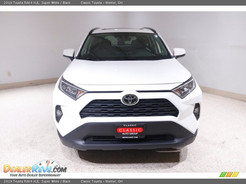 2019 Toyota RAV4 XLE Super White / Black Photo #2