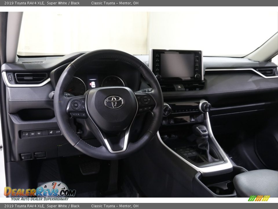 2019 Toyota RAV4 XLE Super White / Black Photo #6