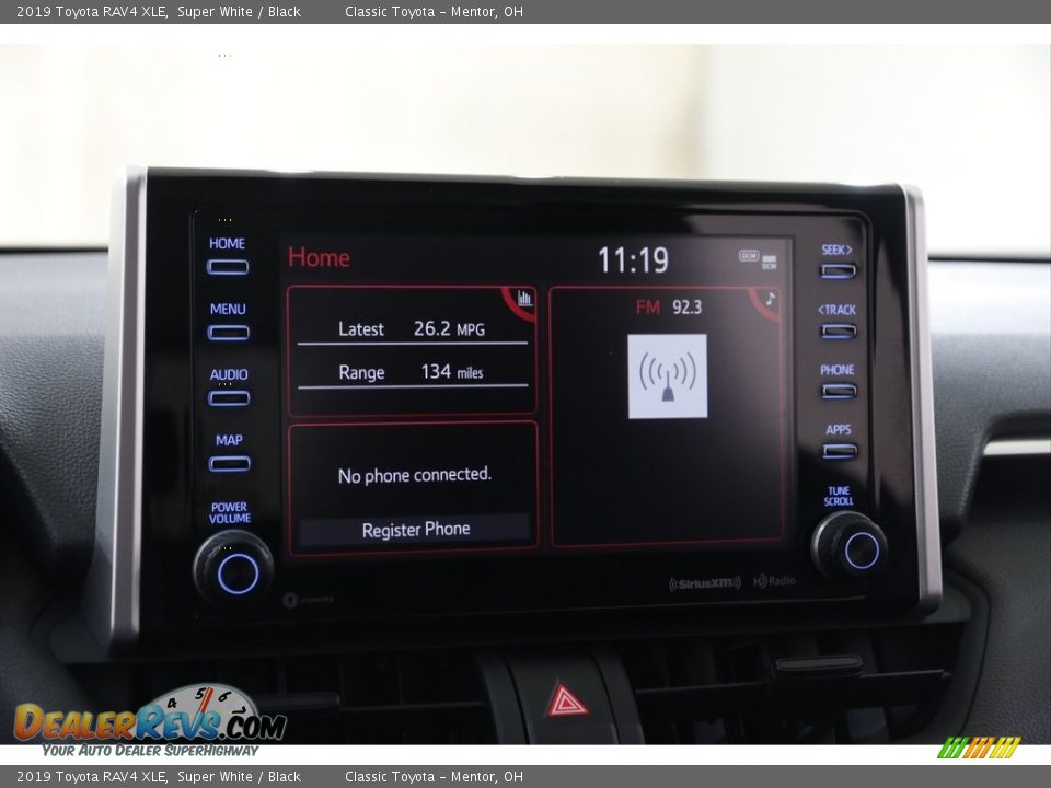 2019 Toyota RAV4 XLE Super White / Black Photo #10