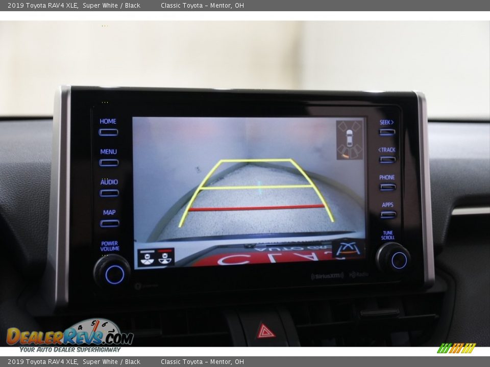 2019 Toyota RAV4 XLE Super White / Black Photo #11