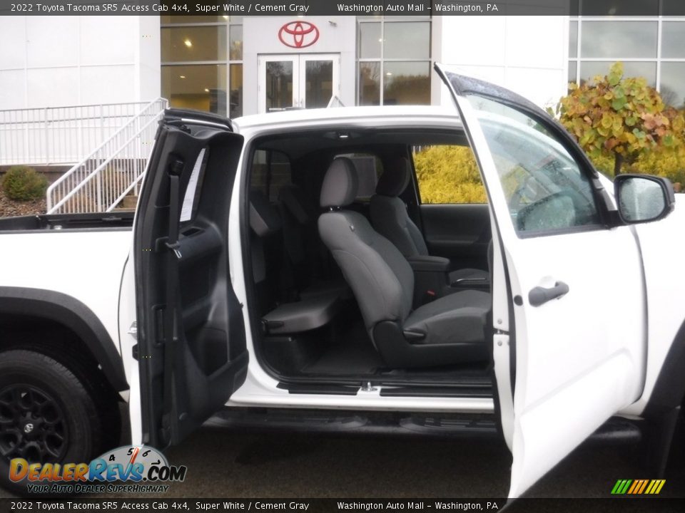 2022 Toyota Tacoma SR5 Access Cab 4x4 Super White / Cement Gray Photo #13