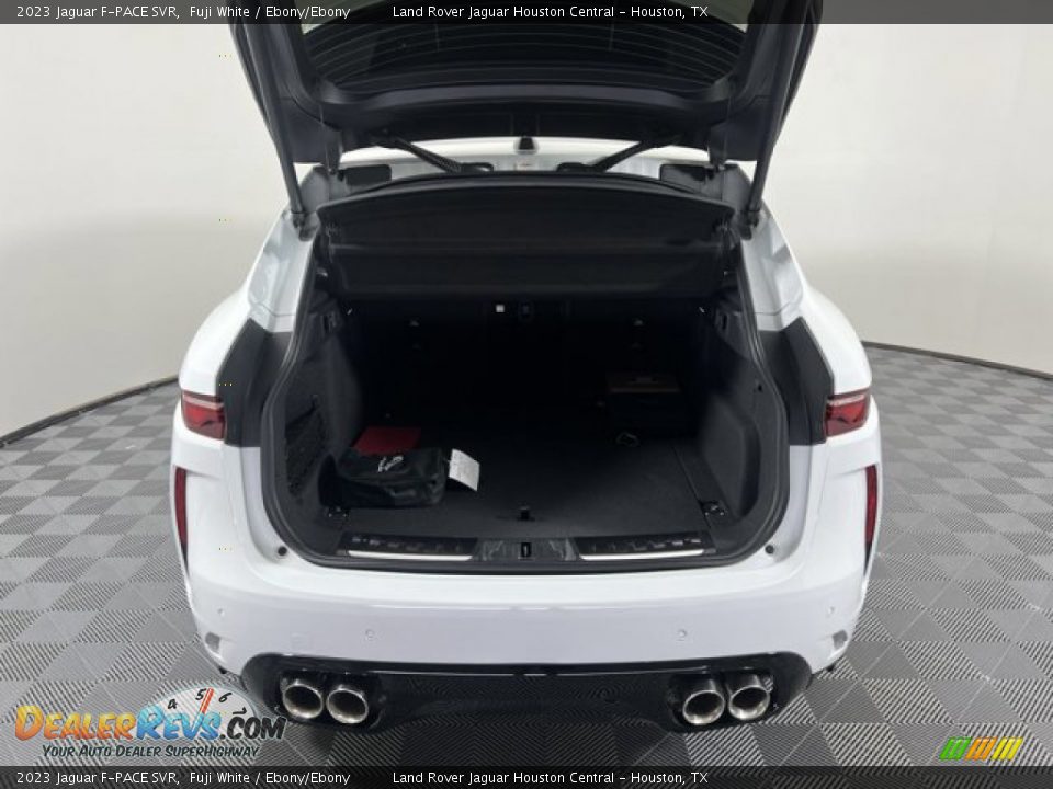 2023 Jaguar F-PACE SVR Fuji White / Ebony/Ebony Photo #25