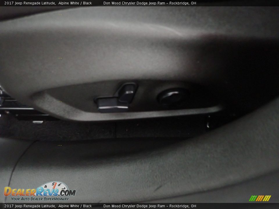 2017 Jeep Renegade Latitude Alpine White / Black Photo #14