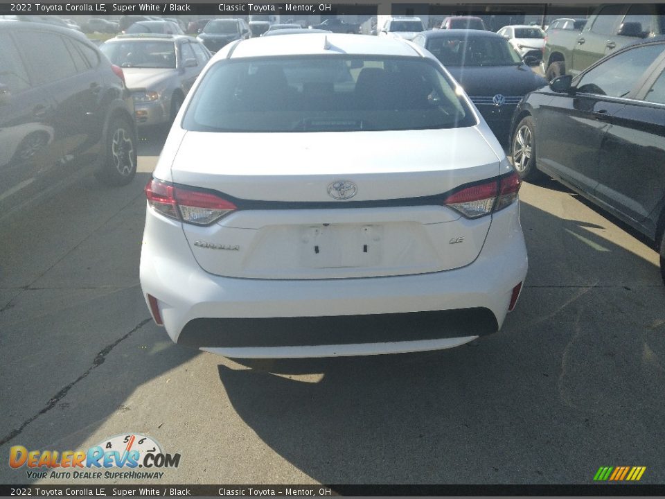 2022 Toyota Corolla LE Super White / Black Photo #3
