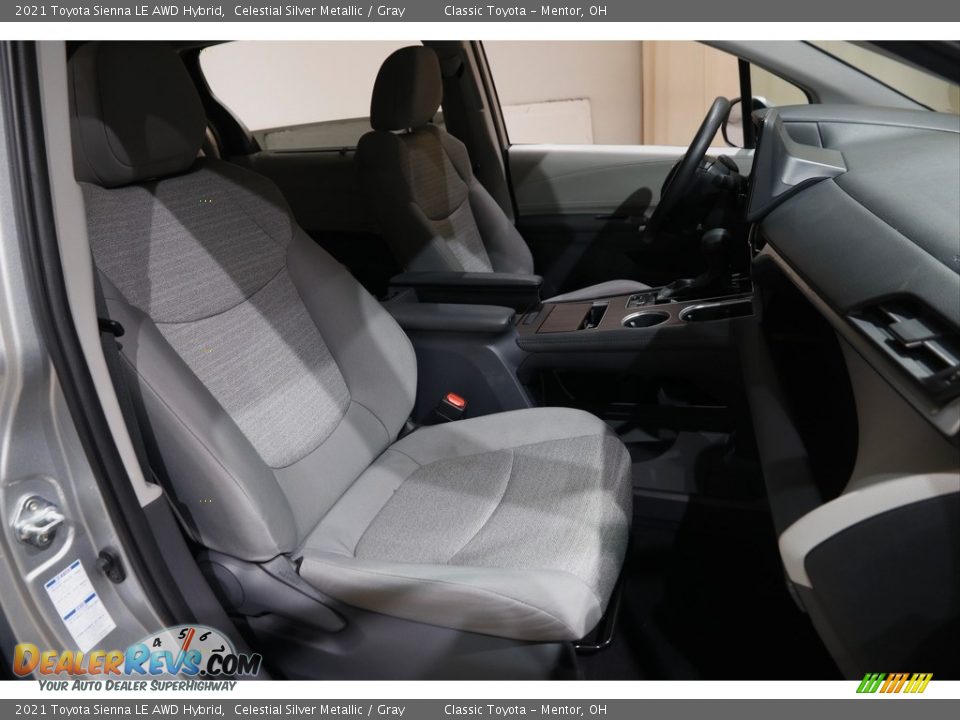 2021 Toyota Sienna LE AWD Hybrid Celestial Silver Metallic / Gray Photo #17