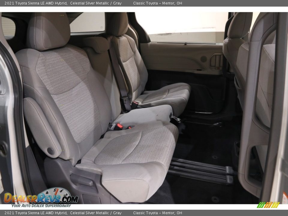 2021 Toyota Sienna LE AWD Hybrid Celestial Silver Metallic / Gray Photo #18