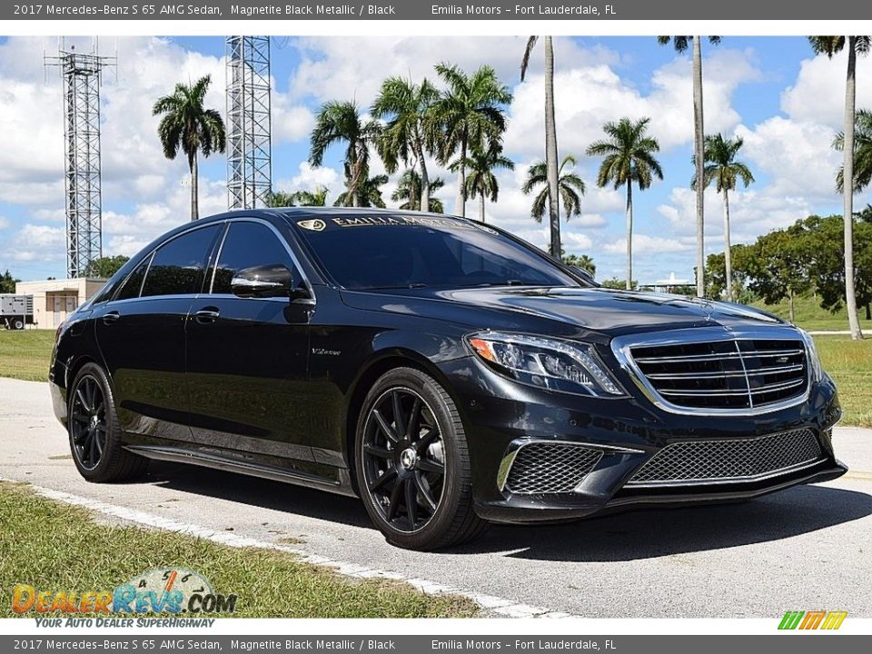Front 3/4 View of 2017 Mercedes-Benz S 65 AMG Sedan Photo #1