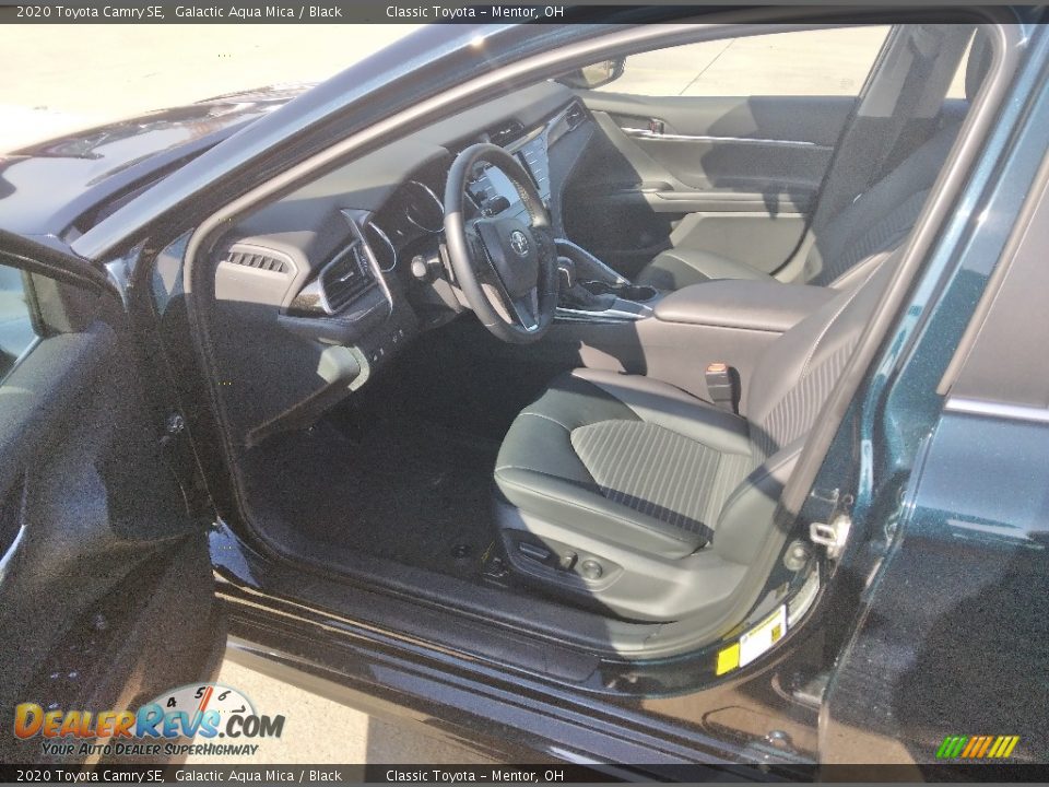 2020 Toyota Camry SE Galactic Aqua Mica / Black Photo #3