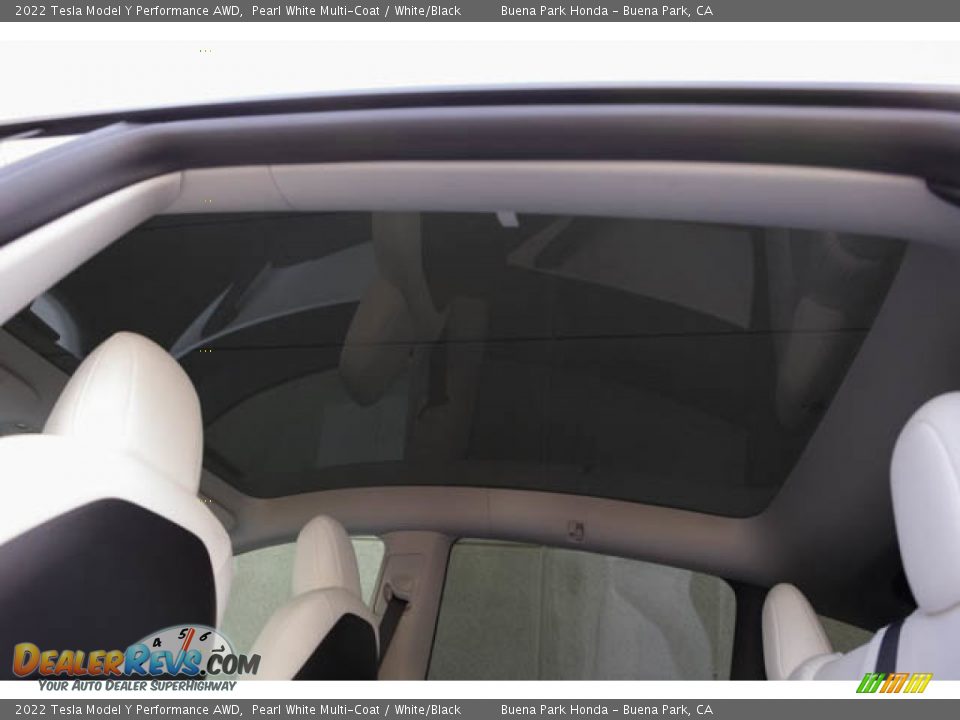 Sunroof of 2022 Tesla Model Y Performance AWD Photo #17