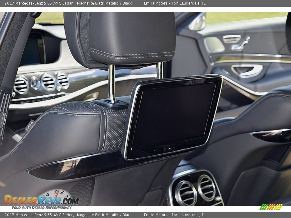 Entertainment System of 2017 Mercedes-Benz S 65 AMG Sedan Photo #32
