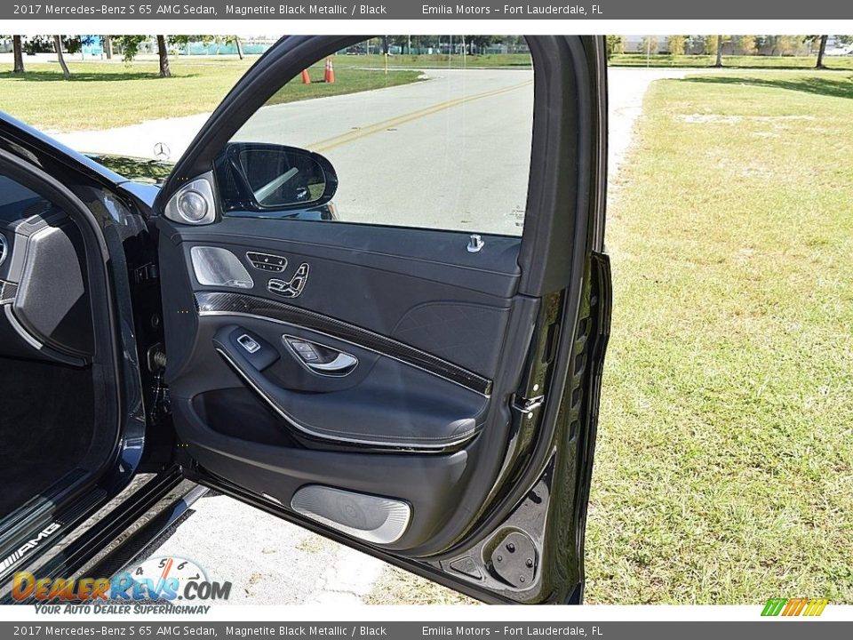 Door Panel of 2017 Mercedes-Benz S 65 AMG Sedan Photo #38