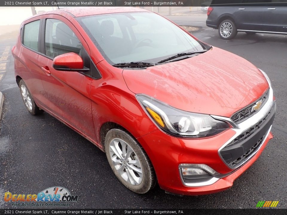 Front 3/4 View of 2021 Chevrolet Spark LT Photo #7