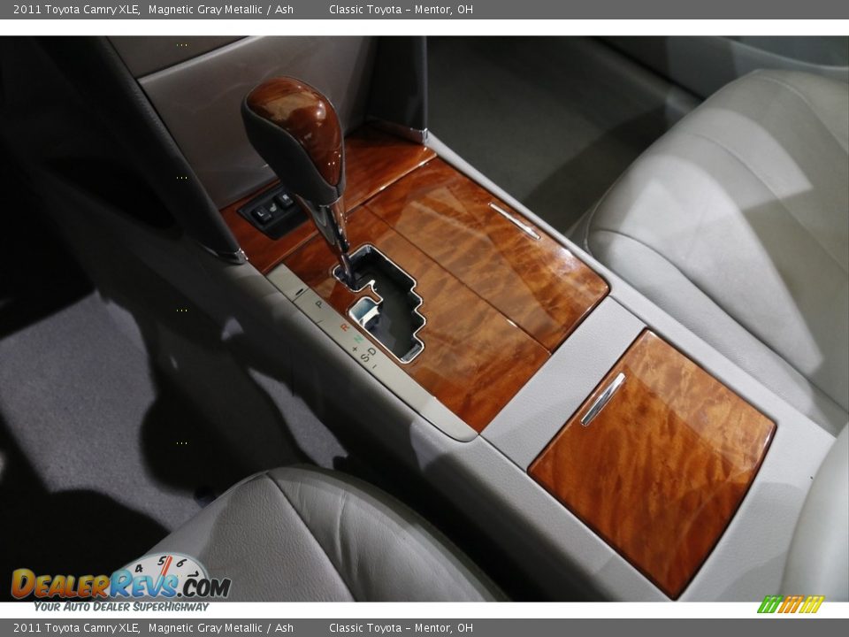 2011 Toyota Camry XLE Magnetic Gray Metallic / Ash Photo #12