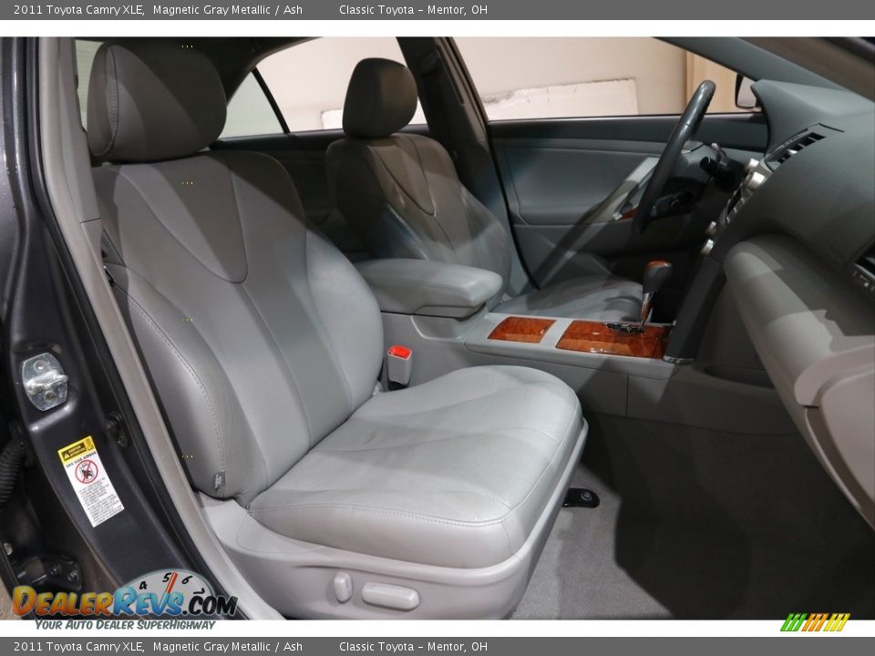 2011 Toyota Camry XLE Magnetic Gray Metallic / Ash Photo #16