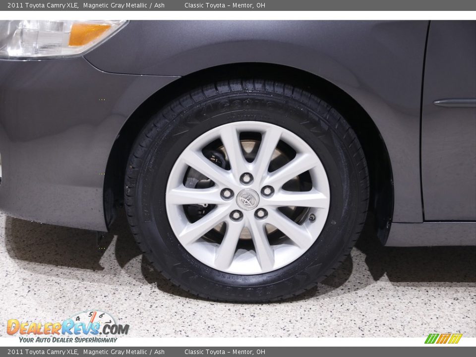 2011 Toyota Camry XLE Magnetic Gray Metallic / Ash Photo #21