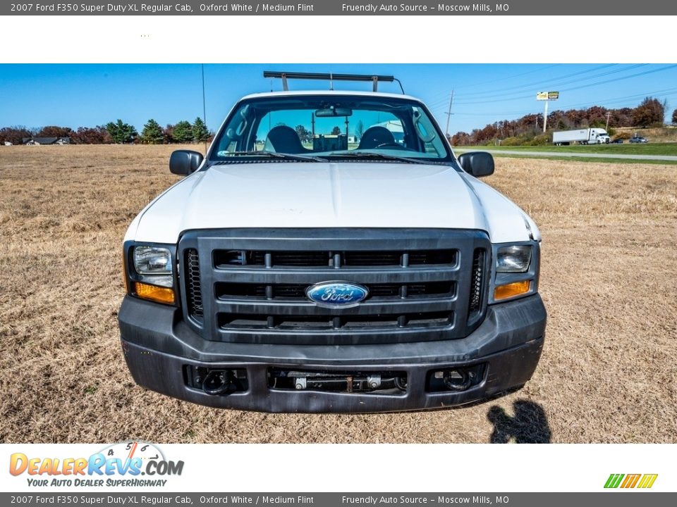 2007 Ford F350 Super Duty XL Regular Cab Oxford White / Medium Flint Photo #9