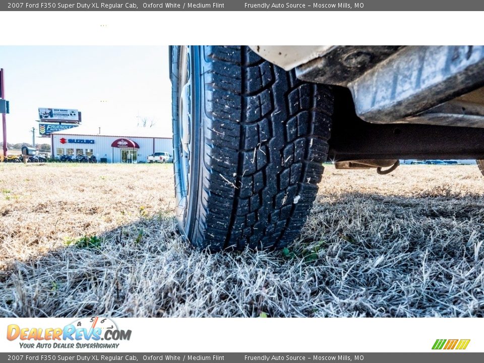 2007 Ford F350 Super Duty XL Regular Cab Oxford White / Medium Flint Photo #15