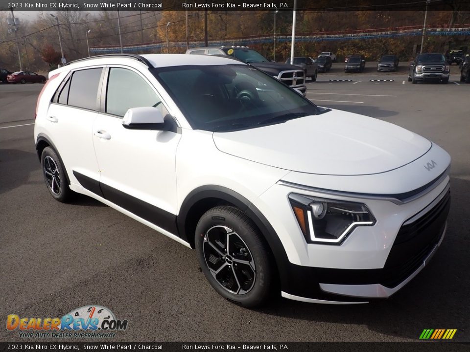 2023 Kia Niro EX Hybrid Snow White Pearl / Charcoal Photo #2