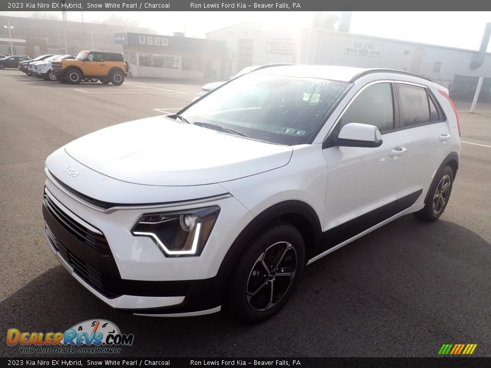 2023 Kia Niro EX Hybrid Snow White Pearl / Charcoal Photo #4