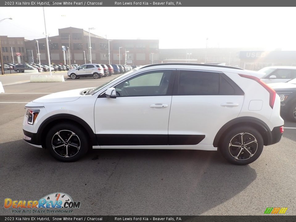 2023 Kia Niro EX Hybrid Snow White Pearl / Charcoal Photo #5
