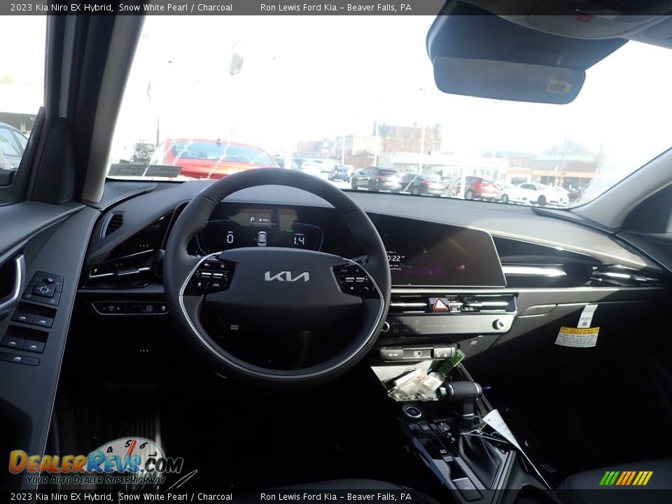2023 Kia Niro EX Hybrid Snow White Pearl / Charcoal Photo #13