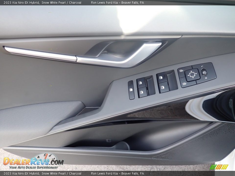 2023 Kia Niro EX Hybrid Snow White Pearl / Charcoal Photo #15