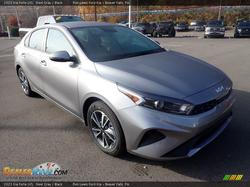 Front 3/4 View of 2023 Kia Forte LXS Photo #2