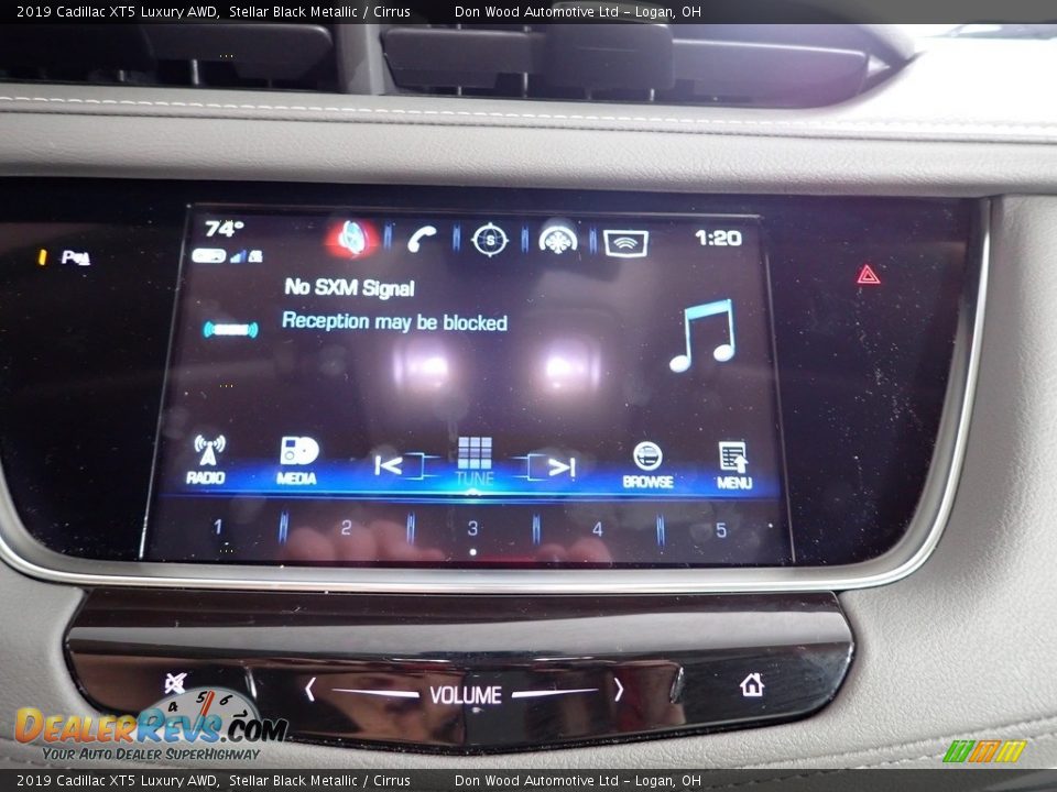 2019 Cadillac XT5 Luxury AWD Stellar Black Metallic / Cirrus Photo #2