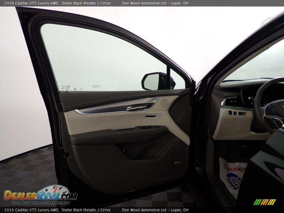 2019 Cadillac XT5 Luxury AWD Stellar Black Metallic / Cirrus Photo #12