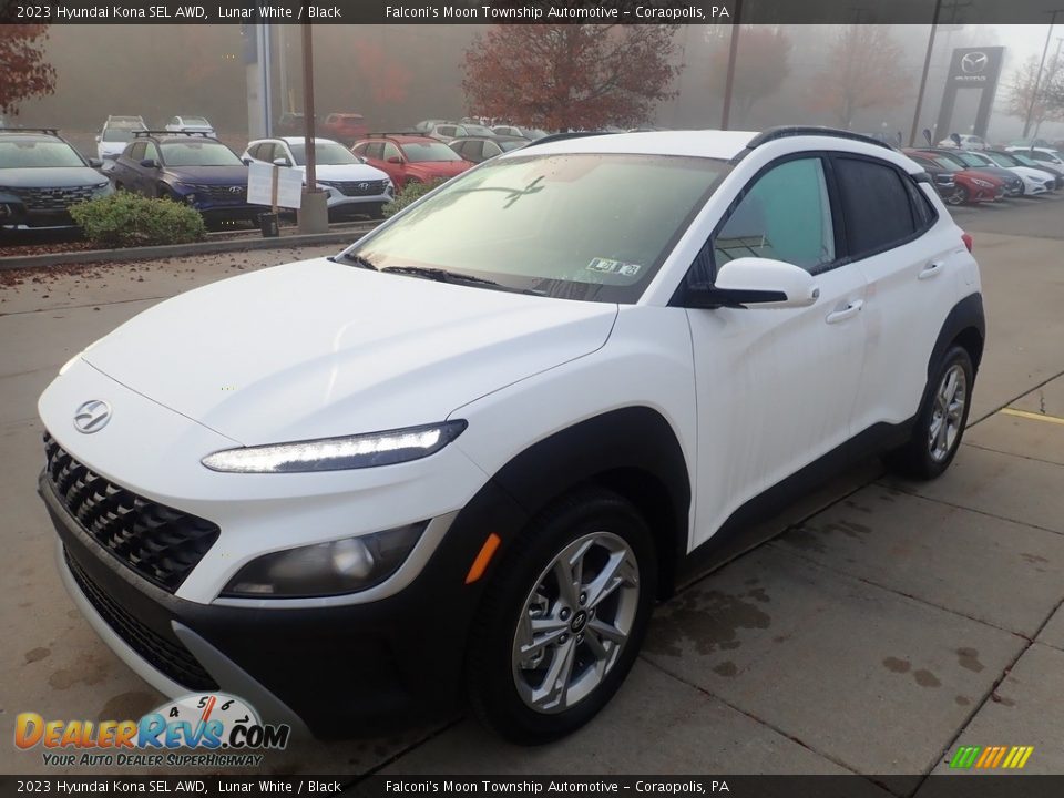 Front 3/4 View of 2023 Hyundai Kona SEL AWD Photo #7