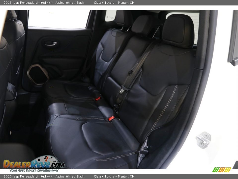 2016 Jeep Renegade Limited 4x4 Alpine White / Black Photo #18