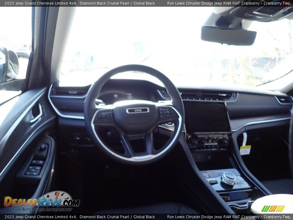 2023 Jeep Grand Cherokee Limited 4x4 Diamond Black Crystal Pearl / Global Black Photo #10