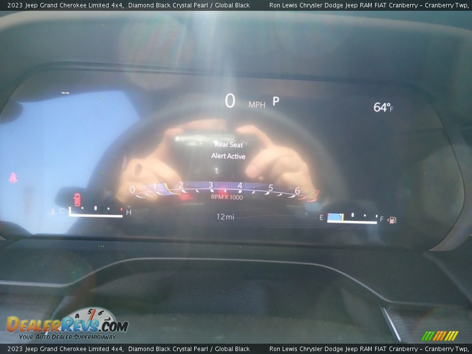 2023 Jeep Grand Cherokee Limited 4x4 Diamond Black Crystal Pearl / Global Black Photo #14