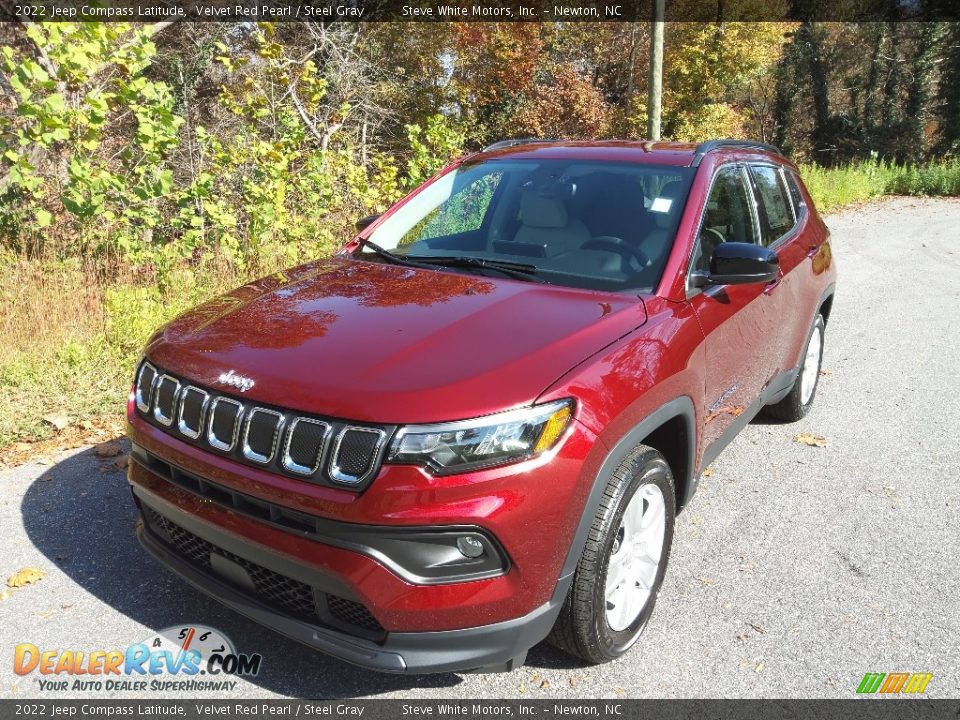 2022 Jeep Compass Latitude Velvet Red Pearl / Steel Gray Photo #2